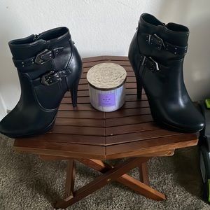 Guess ankle high boots